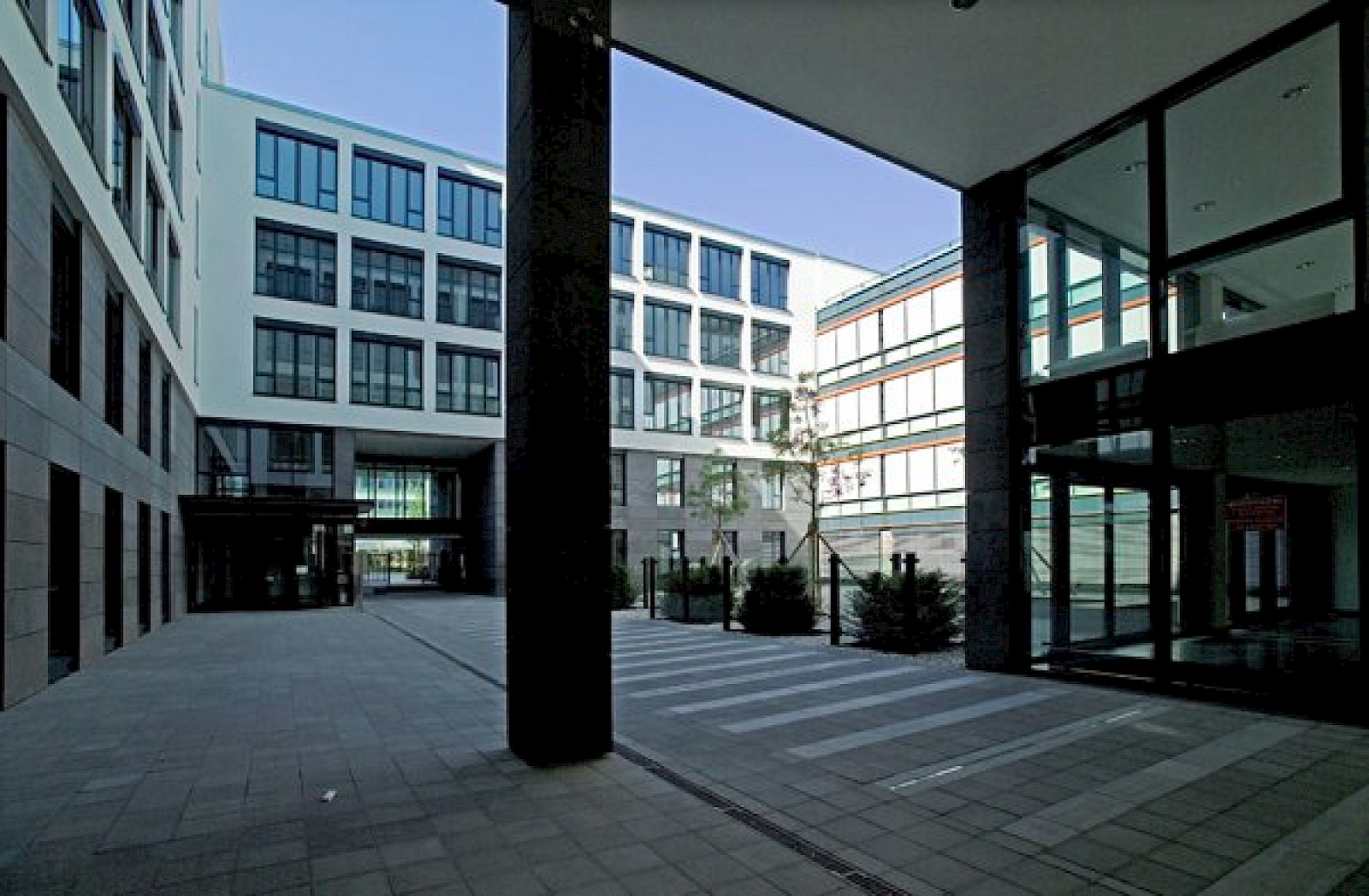 Karlsh&ouml;fe M&uuml;nchen, Innenhof zwischen den B&uuml;rogeb&auml;uden
