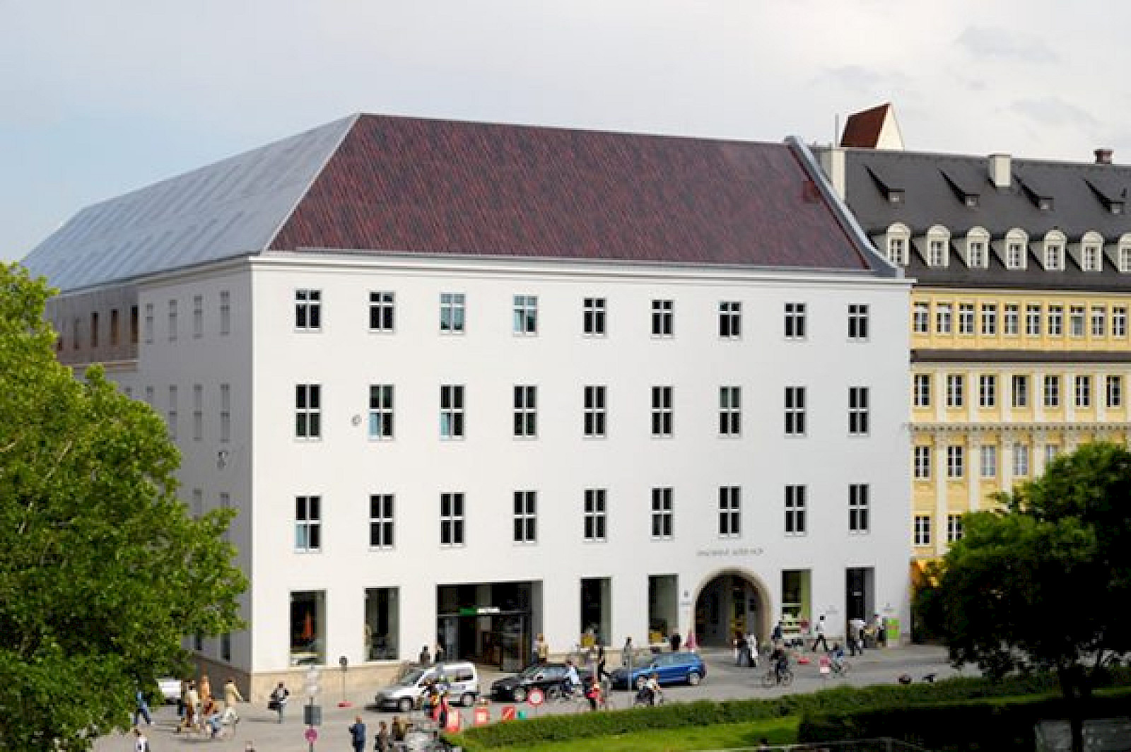 Alter Hof M&uuml;nchen, Lorenzistock mit Ladenzeile im Erdgeschoss